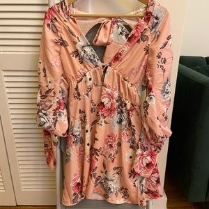 Brand: Lashes UK size 8 pretty floral dress with lace back detail